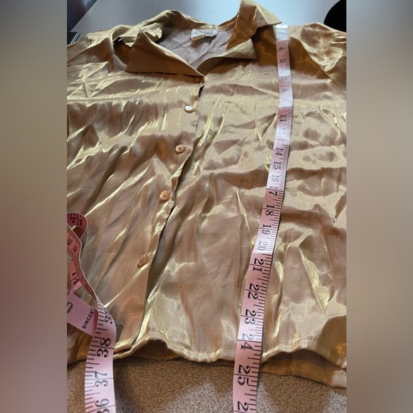Vintage Script Beige Gold Button Up Crinkle Shirt Size 12 - Picture 10 of 11